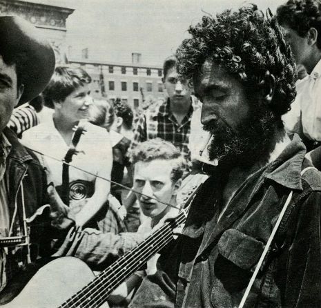 Dangerous Minds | Wonderful photos of Woody Guthrie in Greenwich Village, 1954 Arlo Guthrie, American Folk Music, Woody Guthrie, Book Club Reads, Dangerous Minds, Blues Artists, Washington Square Park, Film Archive, Acoustic Music