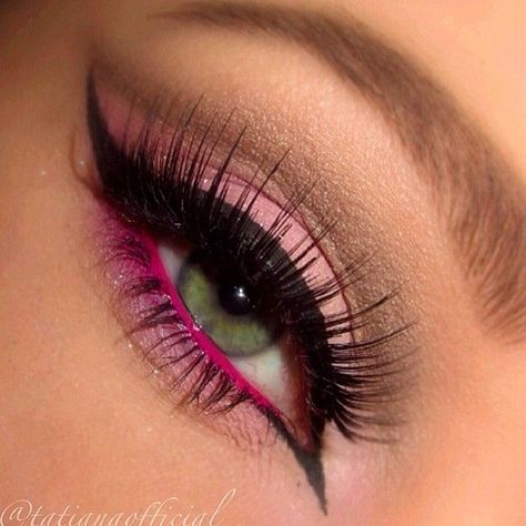 Pink eye makeup with a pink in the water line Machiaj Smokey Eyes, Eye Makeup Images, Mekap Mata, Prom Eye Makeup, Pink Eye Makeup, Cute Eye Makeup, Eye Makeup Pictures, Smink Inspiration, Eye Makeup Designs