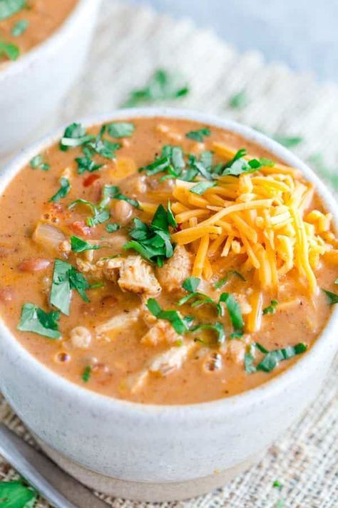 Instant Pot Chicken Enchilada Soup Creamy Mexican Chicken, Beans Cannellini, Chicken Enchilada Chili, Enchilada Chili, Chicken Enchilada Soup Recipes, Enchilada Soup Recipe, Chocolate Chicken, Mexican Chicken Soup, Mexican Soup Recipes