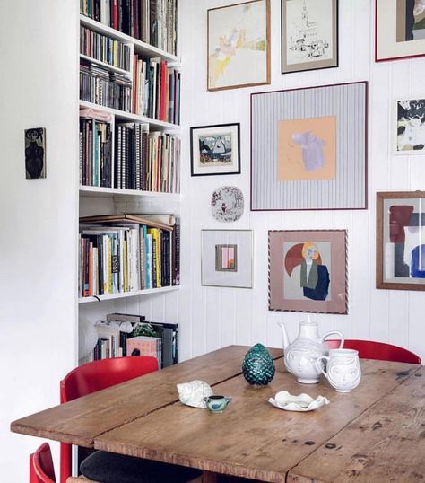 #art + #books = the perfect combo. 📷 @lonnymag #gallerywall #gallerywallinspo #booknook Gallery Wall Neutral, Simple Gallery Wall, Apartment Things, Danish Interior Design, House Styling, Danish Interior, Gallery Wall Inspiration, Art Frames, Nordic Interior