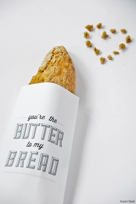 Lovely packaging Bread Boutique, France Bakery, Homemade Baguette, Tee Photography, Banh Mi Recipe, Best Bread Machine, Bread Packaging, Bread Sticks Recipe, Baguette Bread