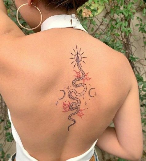 Dragon Tattoo For Women, Snake Tattoo Design, Spine Tattoos For Women, Dope Tattoos For Women, Cute Tattoos For Women, Spine Tattoo, Discreet Tattoos, Subtle Tattoos, Spine Tattoos