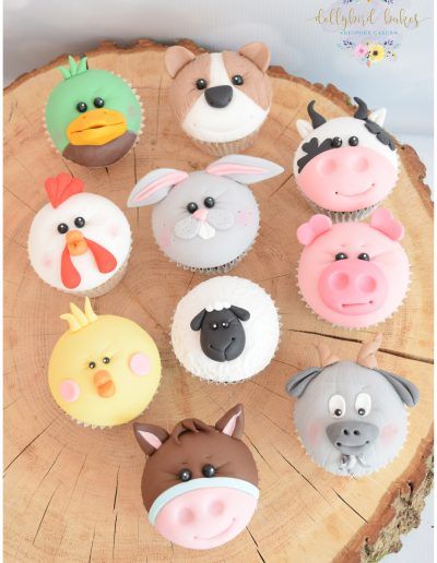 Treats & Favours from Dollybird Bakes - Take a look and see! Farmyard Cupcakes, Farm Themed Cupcakes, Farm Cakes, Cupcake Tier, Farm Cookies, Cute Bakery, Farm Animals Birthday Party, Farm Cake