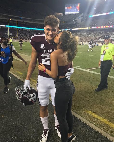 Cute Football Pics With Boyfriend, Couple Picture Ideas Football Game, Football Picture Ideas With Girlfriend, College Football Couple Aesthetic, After Football Game Couple Pictures, College Football Boyfriend, College Football Couples, Football Pictures With Girlfriend, Football Couples Aesthetic