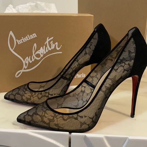 Brand New In Box Louis Boutin Shoes, Christian Louboutin Heels Aesthetic, Christian Louboutin Heels Wedding, Designer Heels Aesthetic, Loubuitton Heels, Loubuitton Shoes, White Aesthetic Shoes, Louboutin Shoes Aesthetic, Vintage Louboutin