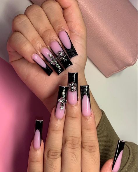 @Krystal.nailedit on insta 🫶🏽 Long Tapered Square Nail Designs, Cute Black Acrylic Nails, Black And Pink Nails Ideas, Black Nail Sets, Black Nails Acrylic, Black And Pink Nails, Pink And Black Nails, Black Acrylic Nail Designs, Small Nails