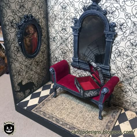 Halloween Doll House, Spooky Dollhouse, Handcraft Ideas, Haunted Doll House, Halloween Diorama, Halloween Dollhouse, Haunted House Diy, Room Box Miniatures, Dollhouse Halloween