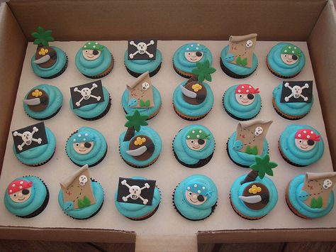 Mossy's Masterpiece - Cooper's Pirate cupcakes by Mossy's Masterpiece cake/cupcake designs, via Flickr Pirate Birthday Cupcakes, Pirate Cupcake Toppers, Mud Cupcakes, Pirate Cupcakes, Kids Cupcakes, Mermaid Pirate Party, Pirate Cupcake, Fondant Ideas, Character Cupcakes