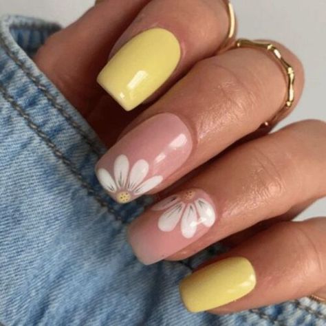 Yellow Nails Design, Spring Nail Trends, Cute Spring Nails, Daisy Nails, Colorful Nails, Her Nails, Cute Gel Nails, Short Acrylic Nails Designs, Yellow Nails