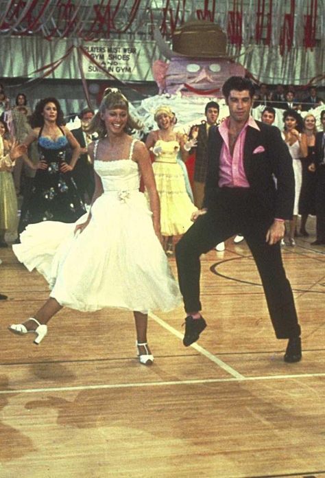 Grease! Grease Dance, Grease Aesthetic, Grease 1978, Grease Live, Sandy Grease, Grease Movie, Grease Is The Word, Grease Costumes, Grease Musical