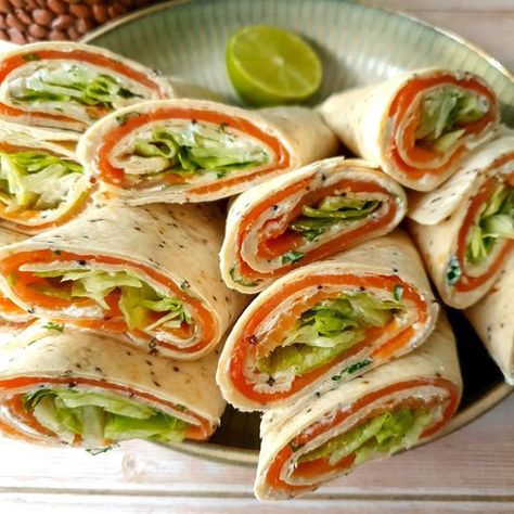 Recette de Wrap pour 12 personnes - Une recette facile et rapide Chefclub Tv, Sandwich Recipes, Fresh Rolls, New Recipes, Sandwiches, Tacos, Sci Fi, Food And Drink, Rolls