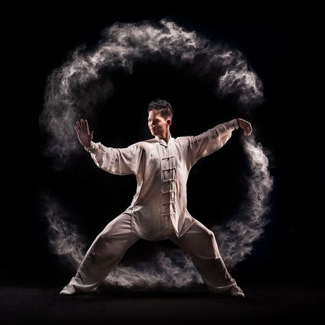 Martial Arts Photography, Martial Arts Manga, Kung Fu Martial Arts, Shaolin Kung Fu, Avatar Zuko, Sport Portraits, Studio Portrait Photography, Tai Chi Chuan, Martial Arts Techniques