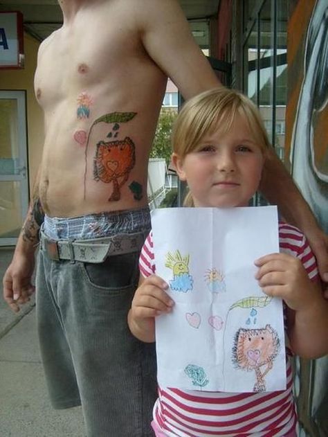 Now that's parental dedication! Tattoo Daughter, Kid Name Tattoo, Hipster Boy, Names Tattoos For Men, Parent Tattoos, Handpoke Tattoo, Tattoo Fails, Drawing Tattoo, Dad Tattoos