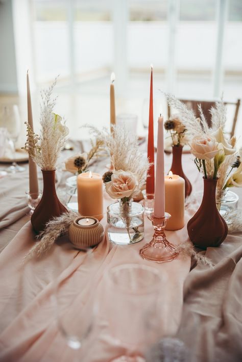 Beautiful soft earthy tone wedding styling. Pampas greass, ester and erik candles. Wedding Flowers Earth Tones, Earth Tone Flowers Wedding, Wedding Florals Earth Tones, Toffee Flowers Wedding, Ester And Erik Candles, Earthy Tone Wedding, Wedding Flowers Toffee Roses, Winter Flower Arrangements, Earth Tone Wedding