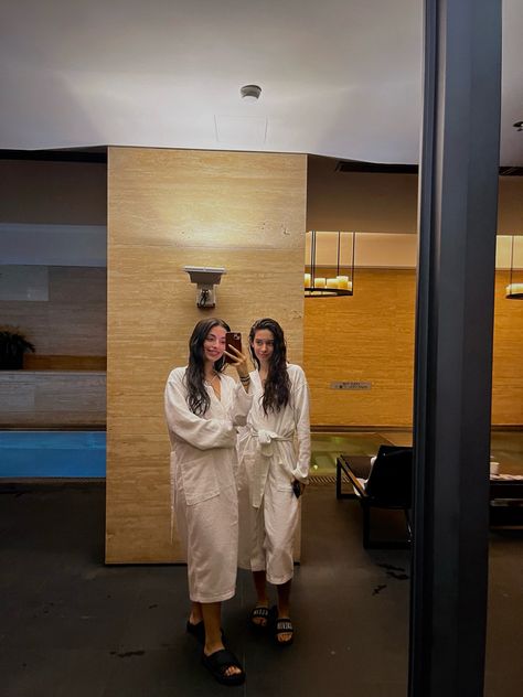 #spaday #besties #date #spa Spa Day Photos, Spa Day With Bestie, Spa With Friends, Spa Day With Friends, Spa Date, Mat Barzal, Hotel Photoshoot, Spa Trip, Spa Night