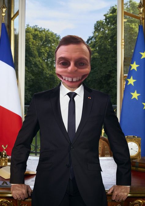 Macron unveils official presidential portrait and French tweeters had a field day Who Is The Antichrist, Spongebob Costume, Groom Suit Black, Presidential Portraits, Best Dj, Business Portrait, New Africa, Field Day, Nature Kids