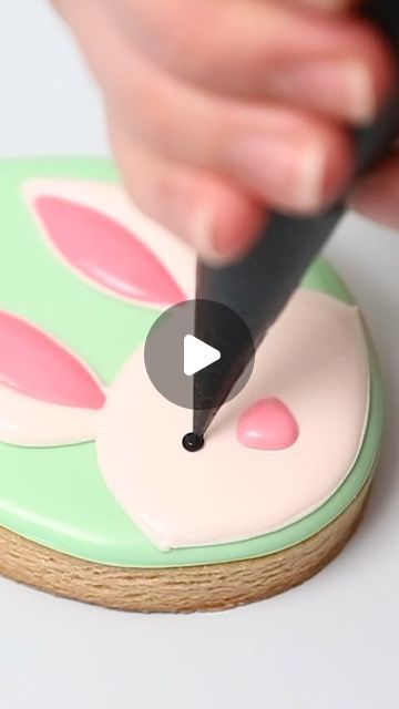 Easter Cookies Decorated, Little Cookie Co, Cookie Decorating Videos, Easter Sugar Cookies Decorated, Cookies Decoration, Easter Sugar Cookies, Easter Cookie, Spring Cookies, Bunny Cookies