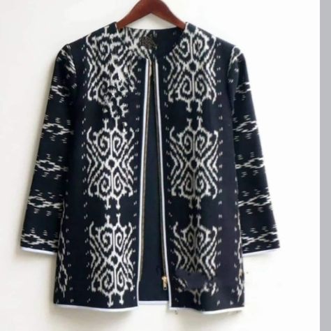 Standard Size: Size S Bust 90 cm Size M Bust 94 cm Size L Bust 98 cm Size XL Bust 104 cm Size XXL Bust 110 cm Size XXXL Bust 120cm blouse length 70cm dress length 95cm Fabric 100% cotton Fashions batik cloth, Soft Fabric Neat stitches How to care for Batik clothes 1. Batik clothes should be washed using lerak liquid or soap and not soaked so that the color lasts 2. Don't dry it directly in the sun, just let it air out so the color doesn't fade quickly. 3. We recommend that when storage is hung, Batik Blazer, Outer Batik, Mode Batik, Batik Blouse, Kebaya Bali, Dress Outer, Tenun Ikat, Zipper Blouse, Blouse Batik