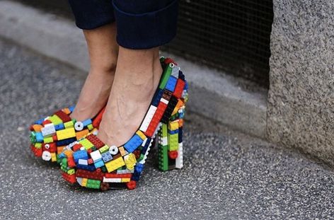 Lego Jewelry, Recycled Outfits, Creative Shoes, Fashion Week 2015, Lego Projects, Recycled Fashion, Funky Fashion, Unique Shoes, Shoe Art