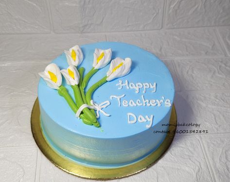 Cake Design For Teachers Day, Teacher Cakes Ideas Birthday, Teachers Day Cake Design, Birthday Cake For Teacher, Teacher Theme Cake, Teachers Day Cake Ideas, Kue Hari Guru, Teacher Birthday Cake, Simple Anniversary Cakes