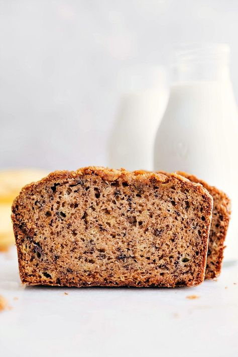 Easy Banana Bread {Moist & Flavorful!} | Chelsea's Messy Apron Healthy Banana Nut Bread, Banana Bread Moist, Perfect Banana Bread, Banana Nut Bread Recipe, Chelsea's Messy Apron, Homemade Banana Bread, Gluten Free Banana Bread, Easy Banana Bread Recipe, Banana Chocolate Chip Muffins