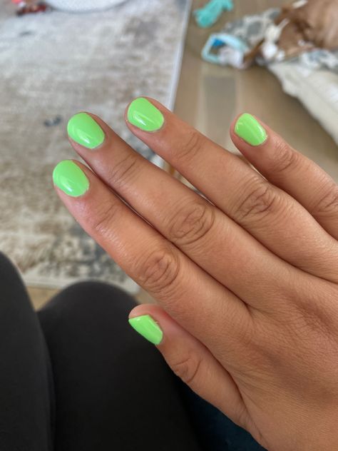 Simple Neon Green Nails, Lime Green Nail Polish, Neon Green Gel Nails Short, Summer Gel Nails Green, Neon Green Gel Nails, Neon Dip Nails, Green Nails Bright, Short Manicured Nails Gel, Green Natural Nails