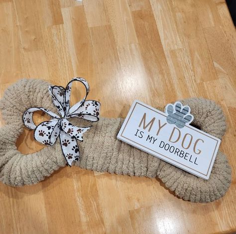 Dog Bone Wreath Diy, Dollar Tree Dog Paw Wreath, Dog Wreaths For Front Door, Bone Wreath, Dog Themed Wreaths, Wood Dog Bone Signs, Paw Print Wreath Dogs, Dollar Tree Crafts Diy, Paw Wreath