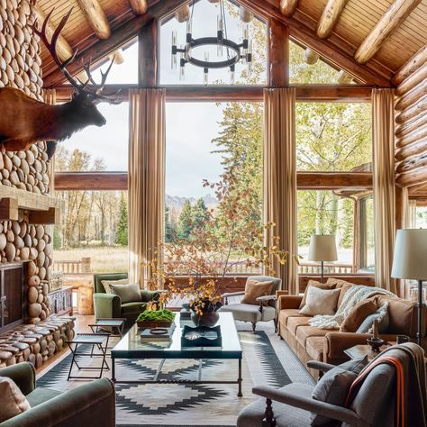 great room Contemporary Mountain Home Interiors, Contemporary Mountain Home, Mountain Home Interiors, Modern Log Cabin, Modern Lodge, Log Cabin Interior, Log Home Interiors, Mountain Aesthetic, Log Home Decorating