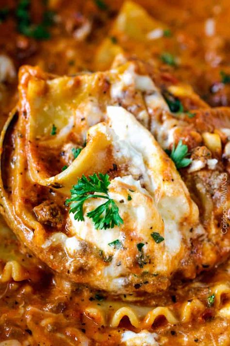 BEST EVER One Pot Lasagna Soup - (with VIDEO!) - Carlsbad Cravings Perfect Lasagna, One Pot Lasagna Soup, One Pot Lasagna, Lasagne Soup, Easy Lasagna Soup, Lasagna Soup Recipe, Crockpot Lasagna, Pot Lasagna, Carlsbad Cravings