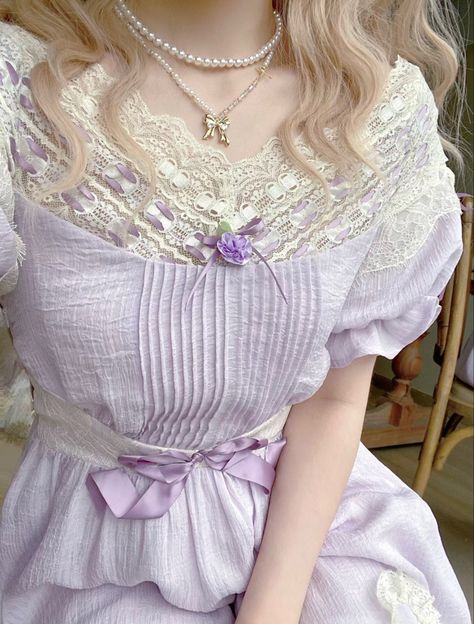 Wisteria Clothes, Purple Cottagecore Outfit, Fairytale Aesthetic Outfits, Lavender Dress Aesthetic, Chicas Cute, Purple Dress Aesthetic, Maya Aesthetic, Purple Coquette, Weird Outfits