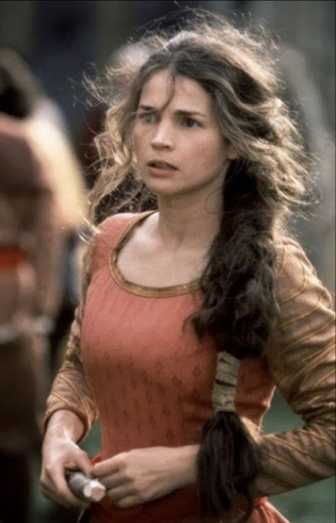 Julia Ormond as Guinevere in First Knight Julia Ormond, Legends Of The Fall, First Knight, Female Character Inspiration, Story Characters, Movie Costumes, Story Inspiration, Medieval Fantasy, Character Inspiration