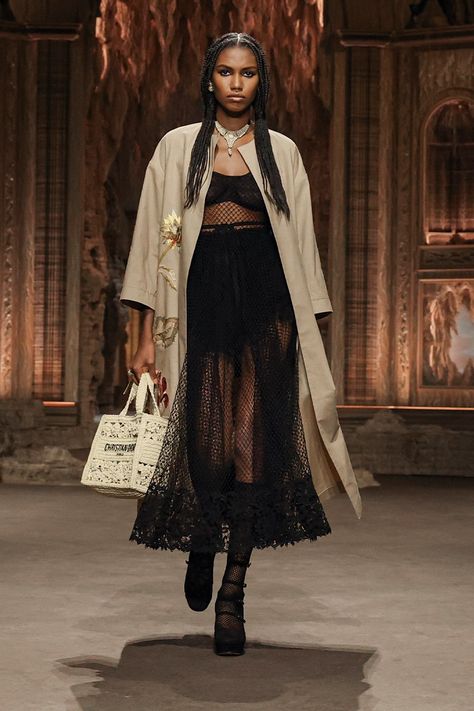 Christian Dior Spring 2023, Dior Spring 2023, Dior Skirt, Maria Grazia Chiuri, Woman Silhouette, Spring 2023, Embellished Dress, Spring Summer Fashion, Paris Fashion