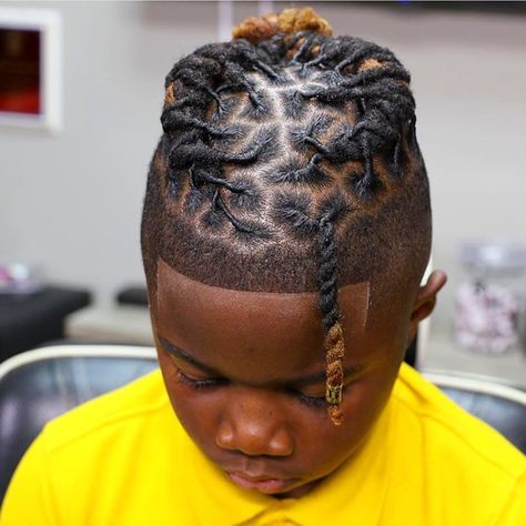 Repost via Styist/salon @smashthalegend . . . . #boyslocs #locstylesforkids #boyslocstyles #iamlocd #locnationthemovement #loctician… Boys Dreads Hairstyles, 2 Strand Twist Styles, Mens Dreadlock Styles, Hairstyles For Boys, Short Dreadlocks Styles, Short Hair Twist Styles, Dread Hairstyles For Men, Short Dreads, Boy Braids Hairstyles