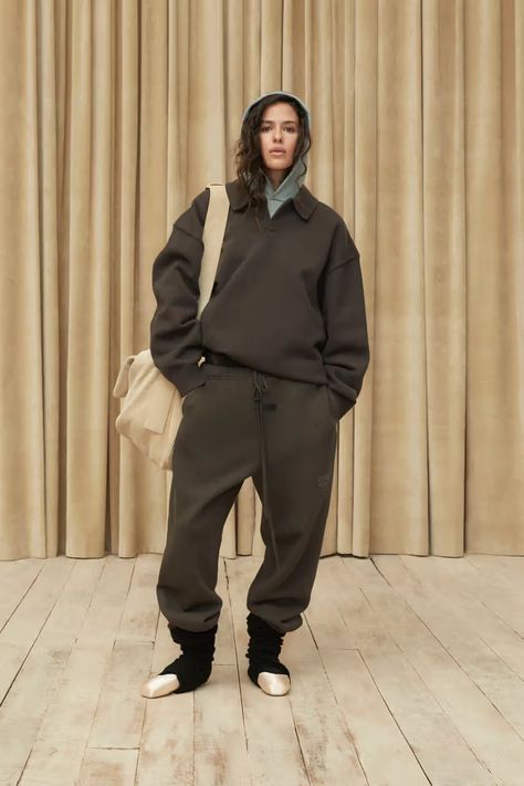 Minimal Streetwear, Beige Skirt, Sweatpants Outfit, Yellow Pants, Fear Of God Essentials, March 8, 2023 Collection, Fear Of God, Classic Jeans