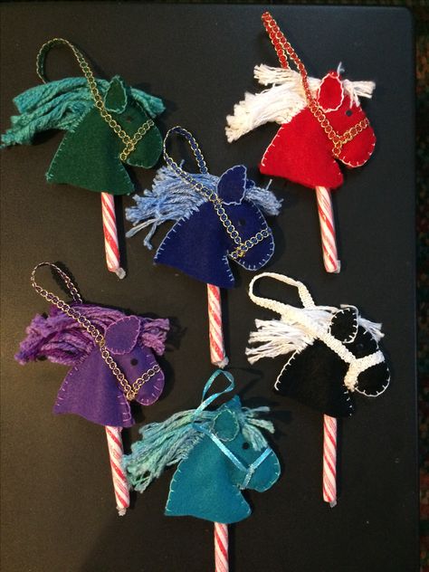 Christmas Equestrian, Horse Ornaments Diy, Horse Stall Decorations, Diy Crochet Ornaments, Candy Cane Holders, Riding Instructor, Candy Cane Holder, Felt Candy, Grandma Ornament