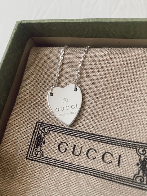 Gucci Silver Jewelry, Gucci Necklace Aesthetic, Gucci Necklace Silver, Fashion Teens, Gucci Necklace, Blink Blink, Gucci Designer, Designer Necklace, Necklace Chain Lengths