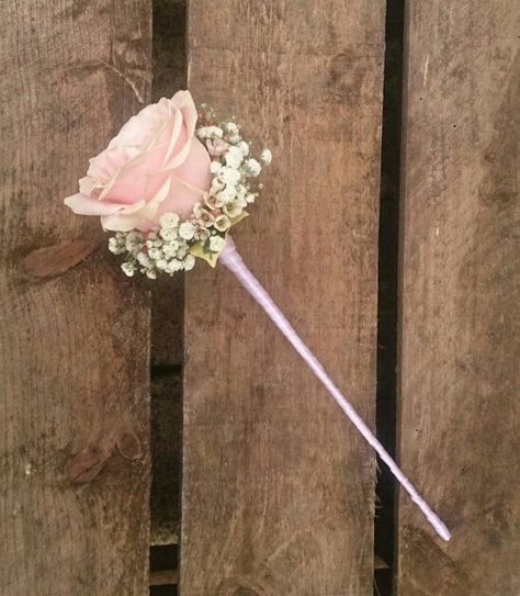 Flower Wand, Single Flower Bouquet, Unique Bridal Bouquets, Flower Girl Wand, Flower Girl Bouquet, Creative Flower Arrangements, Flower Gift Ideas, Wedding Activities, Pink Wedding Flowers