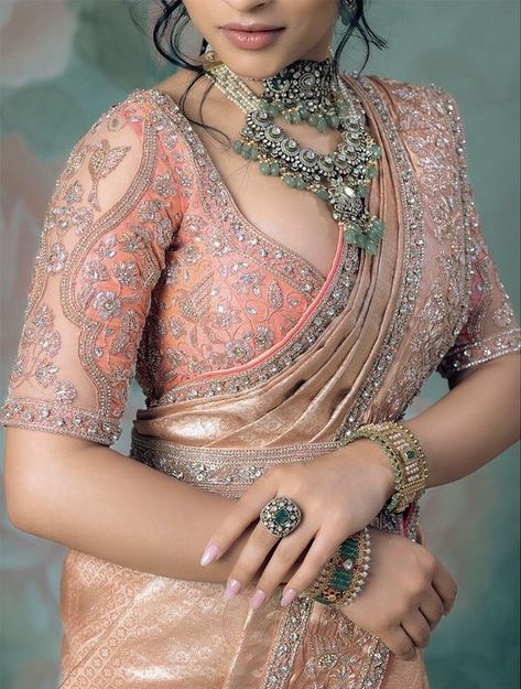 Blouse Designs Latest For Bride, Maggam Work Blouse Designs Bridal Heavy, Dhare Saree, Maggam Work Blouse Designs Bridal, Heavy Work Blouse Designs, Pelli Blouse, Blouse Designs Bridal, Gold Blouse Designs, Work Blouse Designs