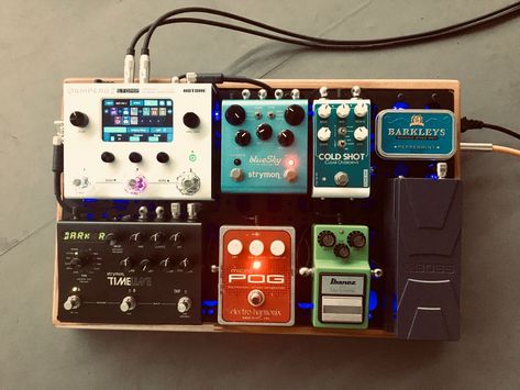 Pedalboard Bass Pedalboard, Pedalboard Ideas, Pedalboard Setup, Diy Pedalboard, Micro Studio, Pedal Boards, Pedal Board, Music Tech, Guitar Gear