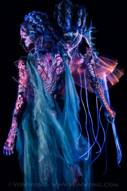 Mind Boggling Ultraviolet Shoot 2 Years In The Making - DIY Photography Body Painting Pictures, Benjamin Von Wong, Uv Photography, Artistic Fashion Photography, Mind Blowing Images, Surrealism Photography, Fashion Portrait, Photography Projects, Light Painting