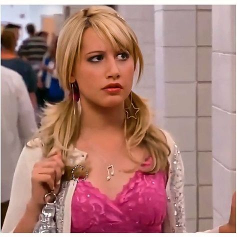 Gabriella Montez, Lucas Grabeel, Sharpay Evans, Gyaru Aesthetic, Ryan Evans, Troy Bolton, 2000s Girl, Ashley Tisdale, Movies Outfit