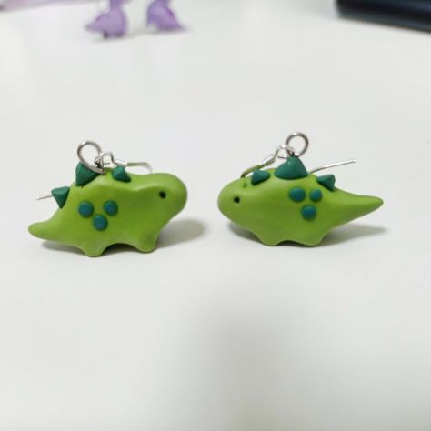 Crazy Earrings, Clay Keychain, Dinosaur Earrings, Clay Diy Projects, Polymer Clay Jewelry Diy, Funky Earrings, Clay Jewelry Diy, Cute Clay, Fimo Clay