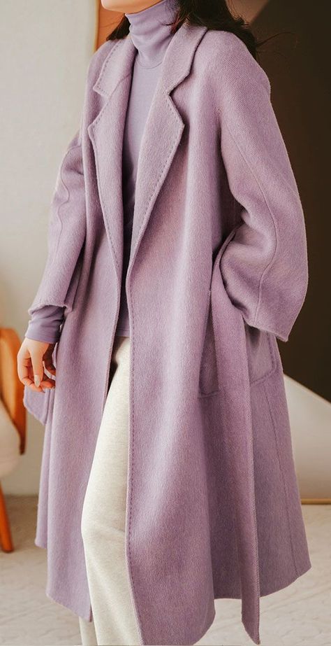 Woolen Coat Winter, Mode Mantel, Lavender Silk, Mode Casual, Looks Street Style, Coat Winter, Woolen Coat, Moda Vintage, Silk Wool