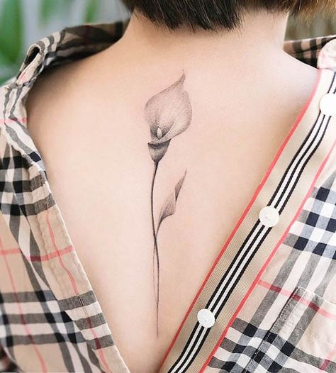 Botanical Tattoo Design, Lillies Tattoo, Flower Spine Tattoos, Lily Flower Tattoos, Spine Tattoos For Women, Lily Tattoo, Botanical Tattoo, Spine Tattoo, Back Tattoo Women