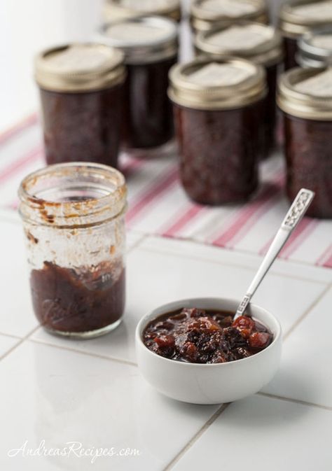 Tomato and Raisin Chutney Recipe - Andrea Meyers Raisin Chutney, Homemade Apple Cider Vinegar, Apple Cider Vinegar Recipes, Tomato Chutney, Chutney Recipe, Pickled Veggies, Vidalia Onions, Homemade Jam, Chutney Recipes