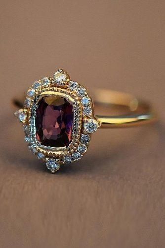 Indian Wedding Rings Gold Women, Vintage Indian Rings, Vintage Engagement Rings Ruby, Antique Engagement Rings Gold, Vintage Ruby Engagement Ring, Vintage Engagement Rings Gold, Antique Rings Gold, Rings Gold Engagement, Gold Engagement Rings Halo