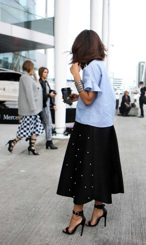 New Zealand Fashion, Skirts 2023, Fashion Trend Inspiration, Fashion Skirts, 2023 Trends, Mode Casual, Vogue Australia, Street Style Trends, Style Looks