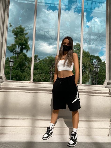 Jordan 1 Stage Haze Outfit, Jordan Shorts Outfits Women, Summer Jordan Outfits, Retro 1 Outfit Jordan Women, Elsie Aesthetic, Air Jordan 1 Mid Outfit Women, Jordan 1 Outfit Women Summer, Becky Core, Girls Wearing Jordans