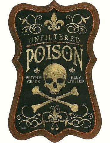 RELIC #cream #black #label #illustration #brown #skull #poison Halloween Apothecary Labels, Bottle Lables, Halloween Witches Brew, Imprimibles Halloween, Halloween Apothecary, Potion Labels, Halloween Fest, Halloween Bottles, Etiquette Vintage