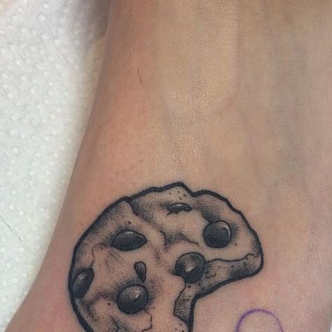 Chocolate Chip Cookie Tattoo, Cookie Tattoo Ideas, Cookie Tattoo, Drawing Procreate, Blue Cookies, Cookie Art, Chocolate Chip Cookie, May 17, Traditional Tattoo